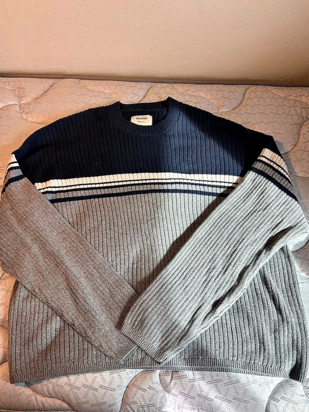 Hollister Color Block Crewneck Sweater in Gray & Black